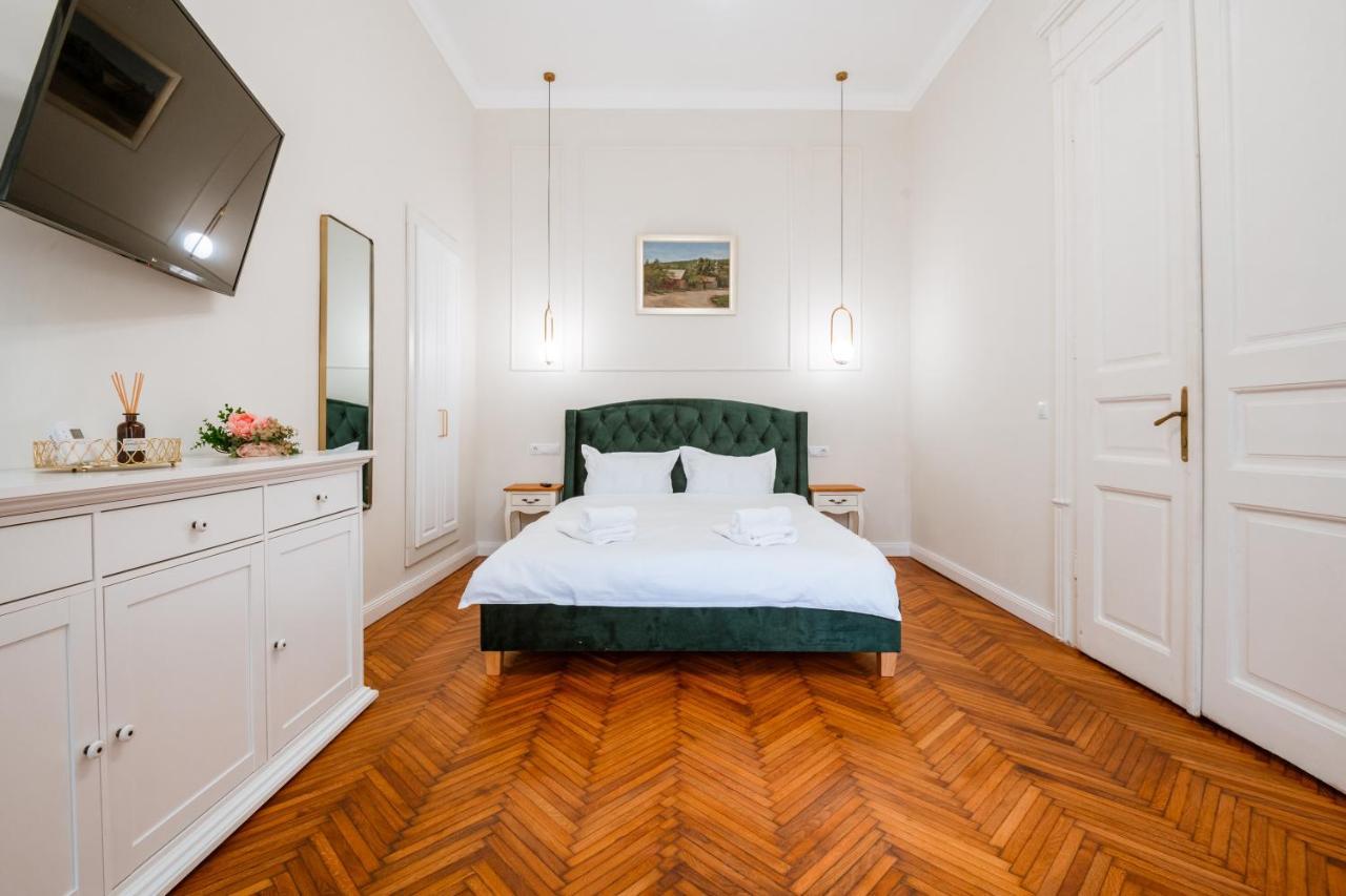 Apartament De Lux Central, P-Ta Matei Corvin クルージュ＝ナポカ エクステリア 写真