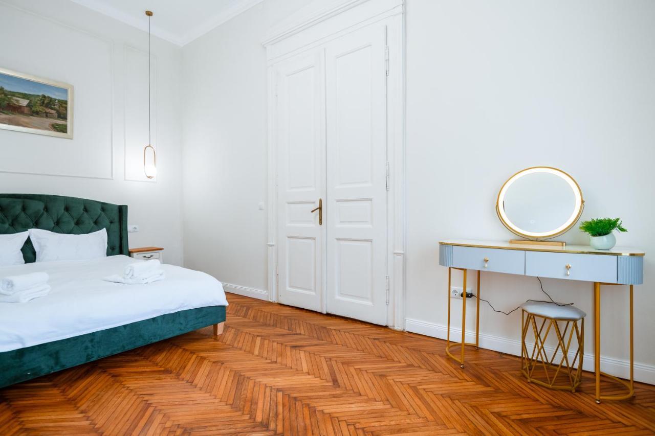 Apartament De Lux Central, P-Ta Matei Corvin クルージュ＝ナポカ エクステリア 写真
